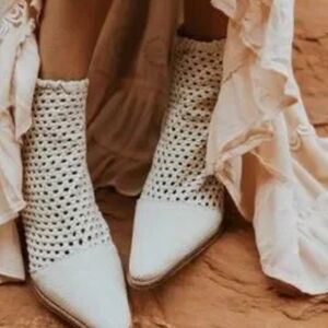 Free People In The Loop Cream Leather Woven Ankle Boots Sz 36